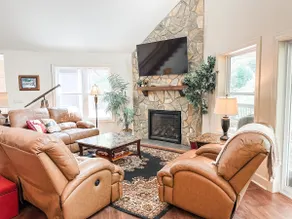 ”Laurel Mountain Getaway”- Crooked Creek & Hot Tub - Image 3