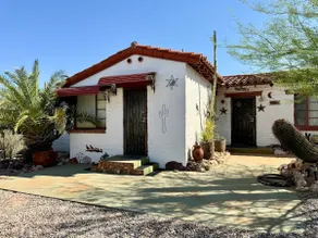 Beautiful Desert Retreat w/ Mountain Views - Image 2