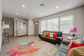 NRG stadium Omeara House - Image 4