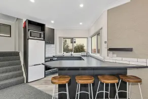 2BR Split Lvl l Spa Bath l BBQ l Central l Wi-Fi - Image 2