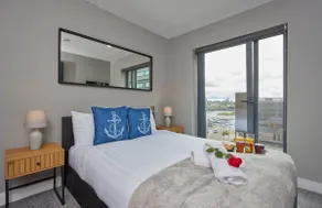 Quayside Apartment | Perfect for 8 - Image 2