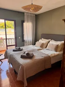 Tres Palmeras: Swimming pool, sun & sea within walking distance! - Image 3