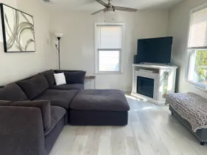 Little Cottage in the City - Image 3