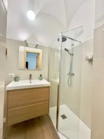 Beautiful apartment in the center - Castle view - Image 5
