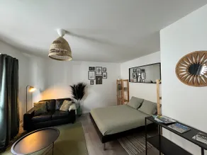 Studio in the center • Station 50 m • Grand-Place 1 min - Image 2