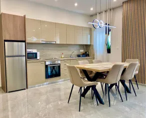 Stone Luxury Suite - Image 3