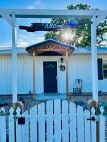 The Picket Fence Nana’s dream 3 beds-2 bedrooms - Image 4