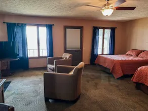 Superior Suite w/ Full Kitchen on the Bluff - Image 3