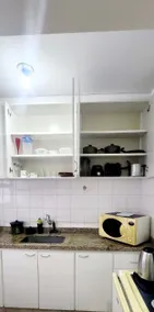 Practical flat, well located - Image 3
