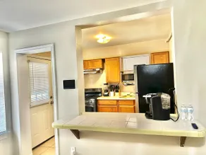 Economical Cozy Duplex/4bed2bath - Image 5