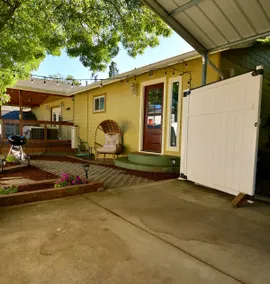 Charming Guest Suite 2 Min Drive To Downtown GP - Image 3