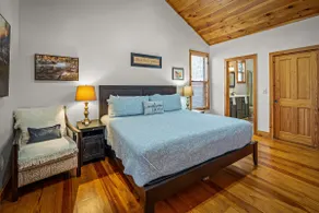 Brow Bella | Mt Views, Hot Tub & Porch - Image 3