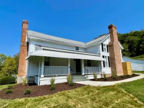 LJ Manor - Image 2