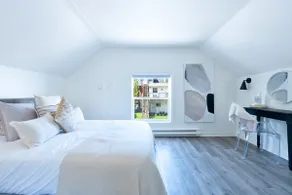 Coach House Of Victoria Park - Image 3