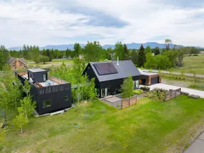 5Bdrm | Hot Tub | Trampoline | Sauna | WoodStove - Image 4