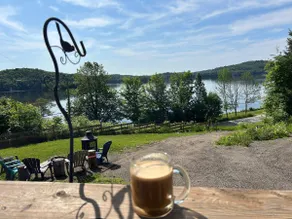 Great Chalet/Cottage on Navigable Lake - Image 2