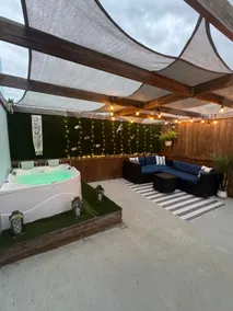 Couples Hideaway w/ Jacuzzi & Movie Theater - Image 2