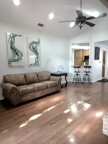 Spacious & Bright 2BR Cul-de-Sac Near Six Flags - Image 2