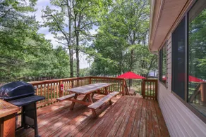 Walk to heated pools and Tiki bar - Image 4