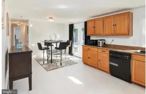 Family Friendly Cozy 3 Bedroom Duplex - Image 5