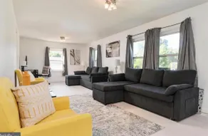 Family Friendly Cozy 3 Bedroom Duplex - Image 4