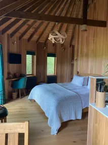 Luxurious, stunning, treehouse - Image 2