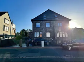 Modern, cozy retreat near the trade fair. - Image 3