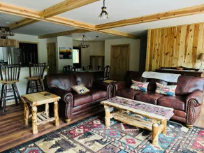 Brand New Cottage in Downtown ER, Pets Welcome - Image 3