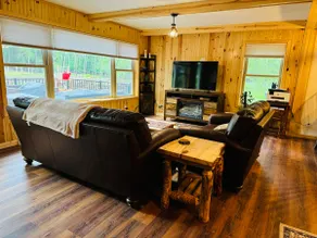 Brand New Cottage in Downtown ER, Pets Welcome - Image 2