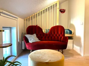 Adorable loft apartment in a wooden house area - Image 4