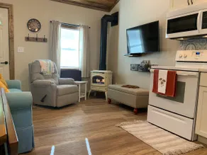 Cozy Country Farmhouse - Image 3