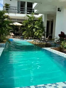 Beautiful Mediterranean-style vacation home - Image 3