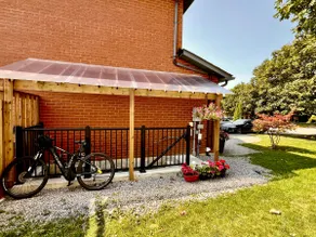 Cozy Bright 1BR • Free Parking • Prime Location - Image 5