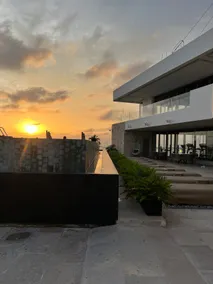 Exclusive oceanfront - Image 5