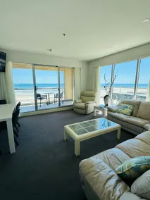 Beachfront Serenity Glenelg - Image 2