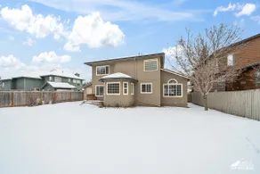 Beautiful Spacious Home - Near Airport - Image 3