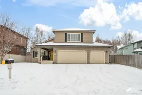 Beautiful Spacious Home - Near Airport - Image 2