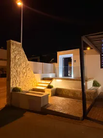 Luxury Villa with private pool - Image 4