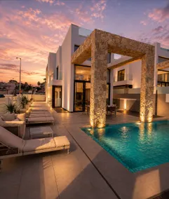 Luxury Villa with private pool - Image 2