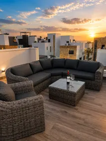 Luxury Villa with private pool - Image 5