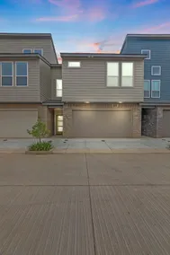 Cajun French House•KING Beds•Garage•Luxe Amenities - Image 4
