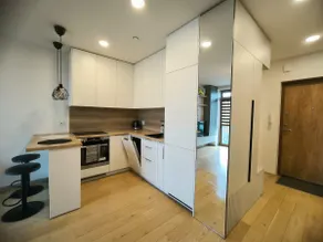 Air Con, Central & Free Private Parking, Netflix - Image 5