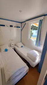 Beachfront bungalow - Image 3