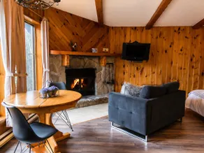Warm St-Agathe Studio | Lake, Spa - Image 2