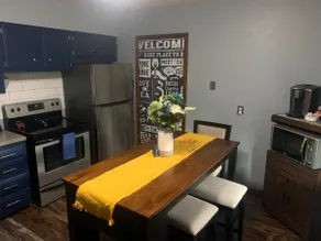 Eva’s Retreat, Sleeps 8, Full Kitchen, Wi-Fi, Desk - Image 5