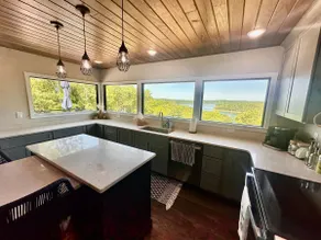 Stunning new lake house with hot tub - Image 3