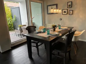 Apartment with terrace - Image 4