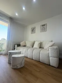 Bright 2-bedroom apartment, Parking + Balcony + Fiber | 4 people - Image 2