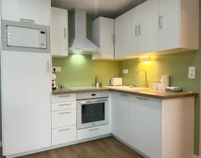Elegant one-bedroom apartment 5 minutes from the beaches + parking and balcony - Image 3