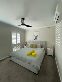 Private spacious central home - Image 4